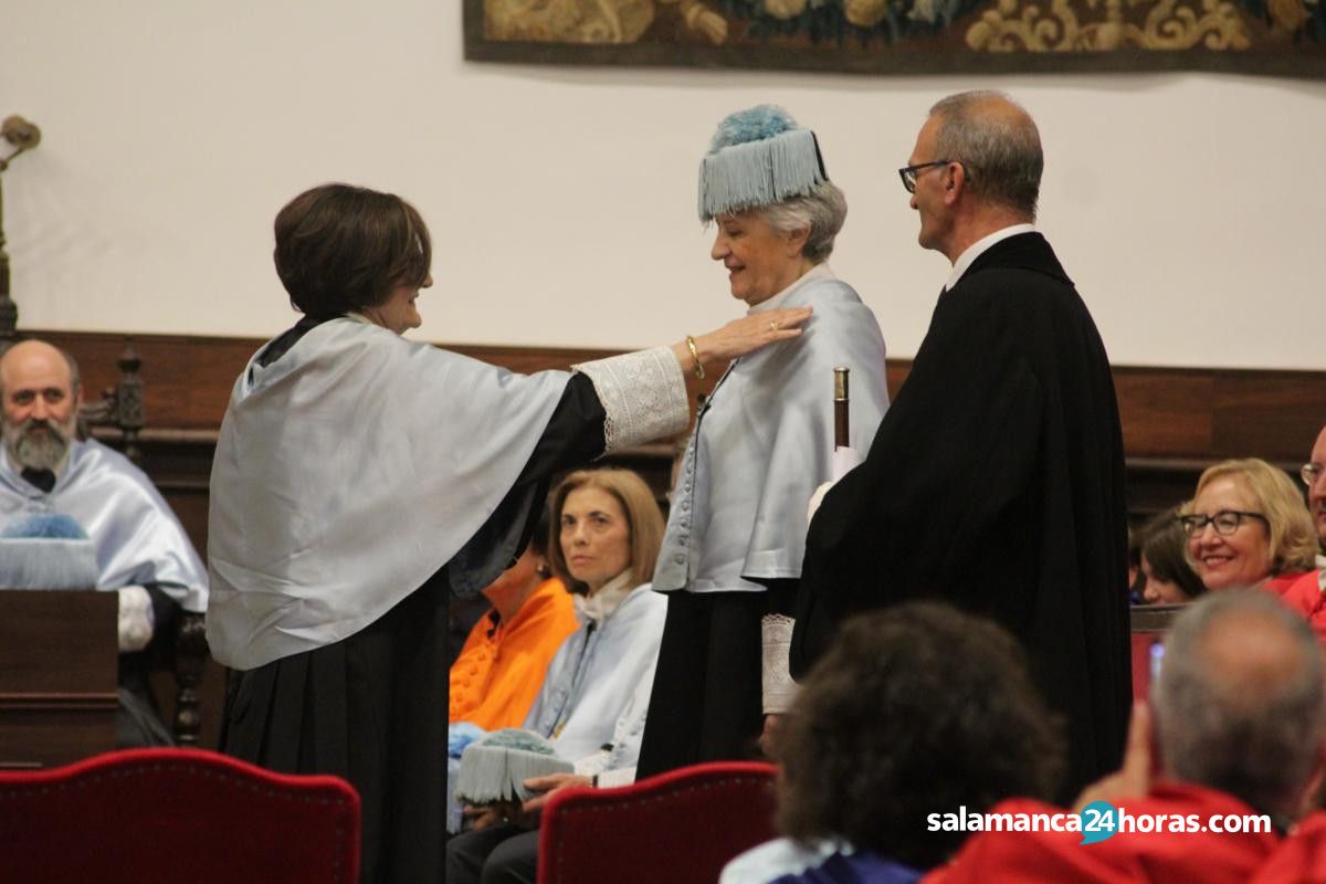  Ceremonia Doctoras Honoris Causa Victoria Camps Adela Cortina presencia Carmen Calvo (122) 