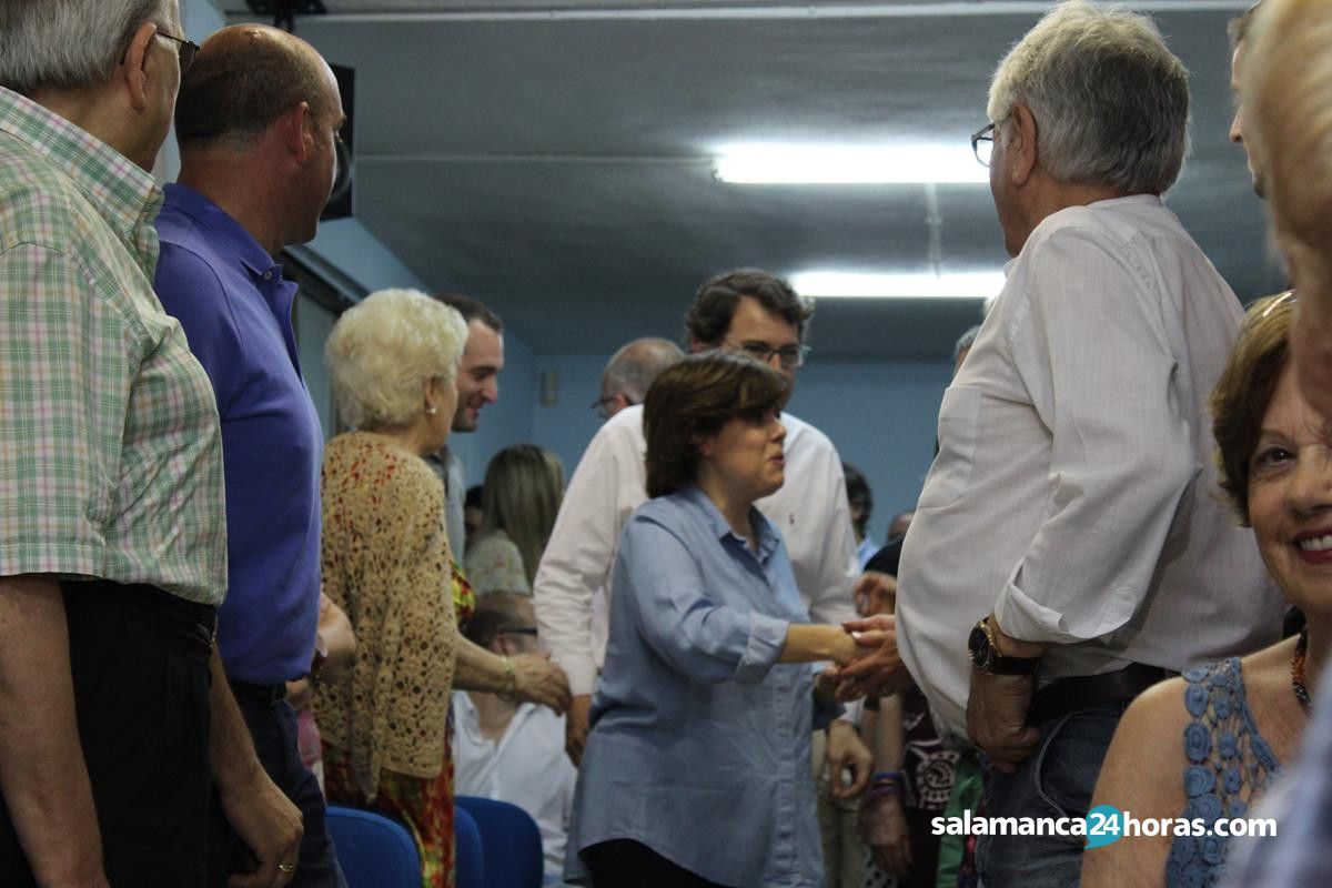  Soraya sáenz de santamaría en Salamanca   campaña primarias (21) 
