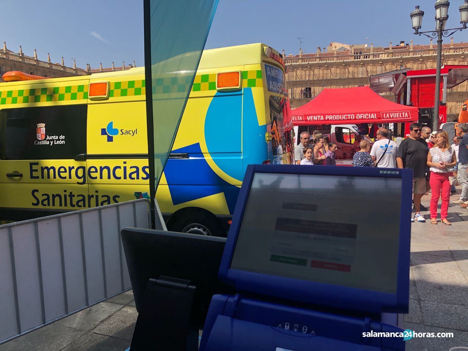 Ambulancia en la Vuelta 1