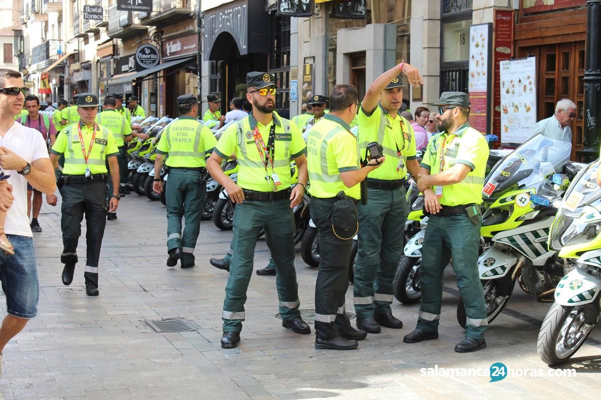  Unidad Móvil de la Guardia Civil en la Vuelta a España (53) 