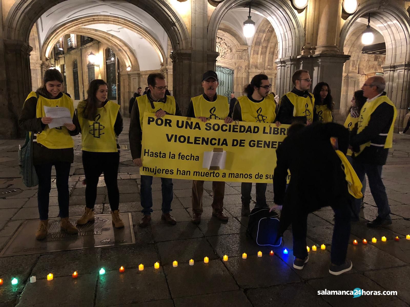 Perfomance de Amnistia Internacional en la Plaza Mayor (4) 