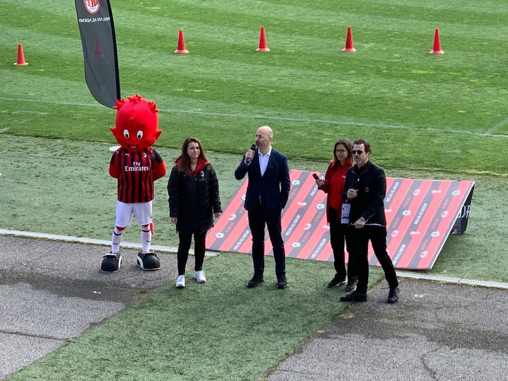 Ivan Gazidis director ejecutivo del AC Milan inaugurando el torneo 