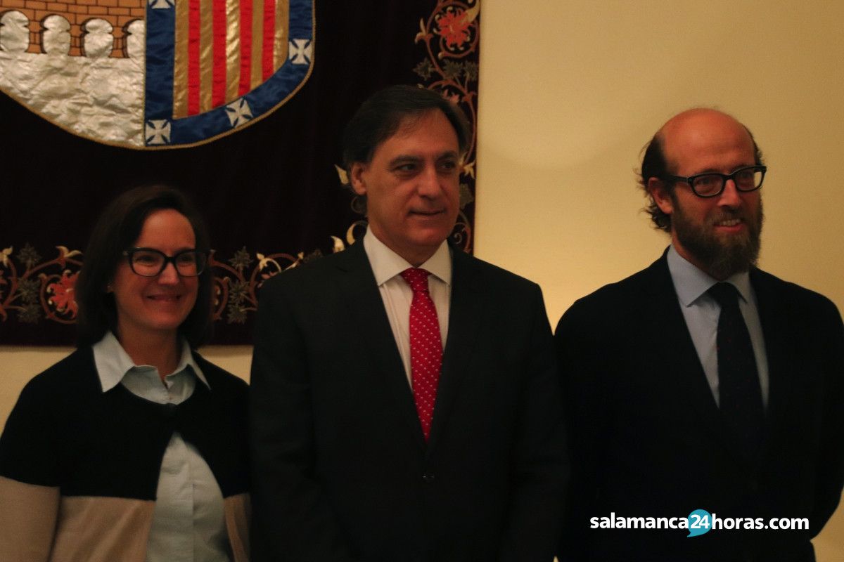  Carbayo recibe al director y a la cooerdinadora provincial de la Fundación del Toro de Lidia3 
