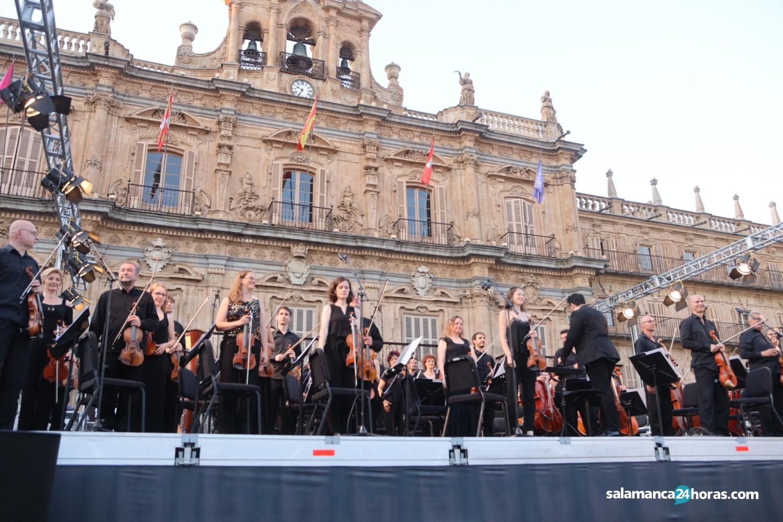  Concierto de la Orquesta Sinfónica de Castilla y León en la Plaza Mayor (20) 