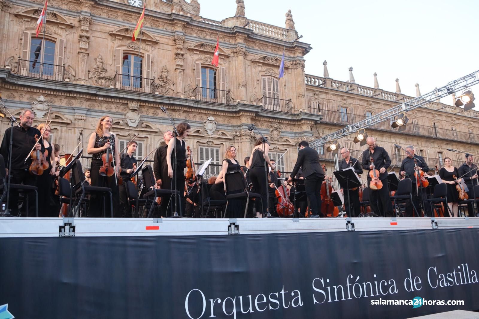  Concierto de la Orquesta Sinfónica de Castilla y León en la Plaza Mayor (21) 