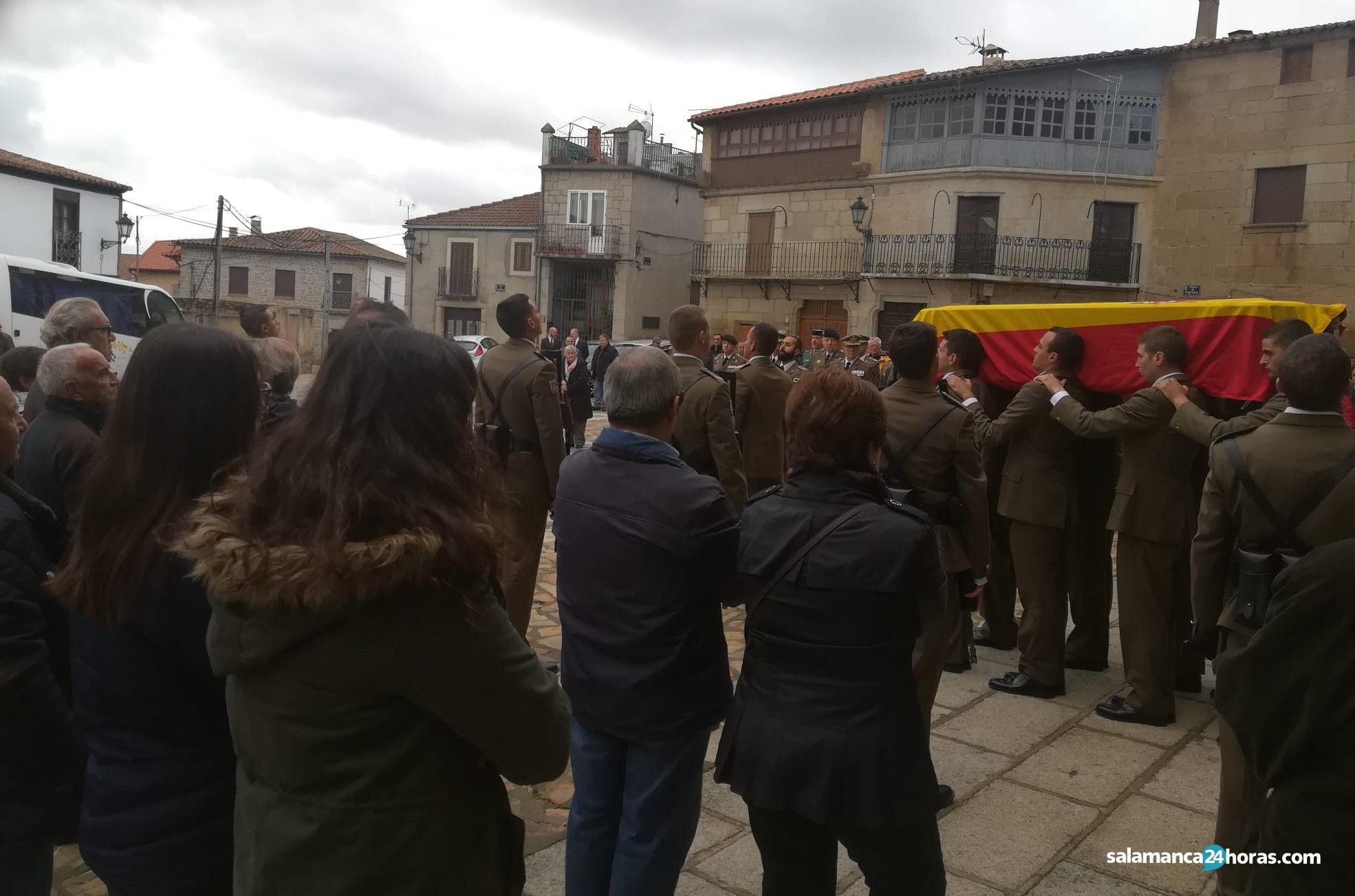  Entierro militar en San Felices de los Gallegos (1) 