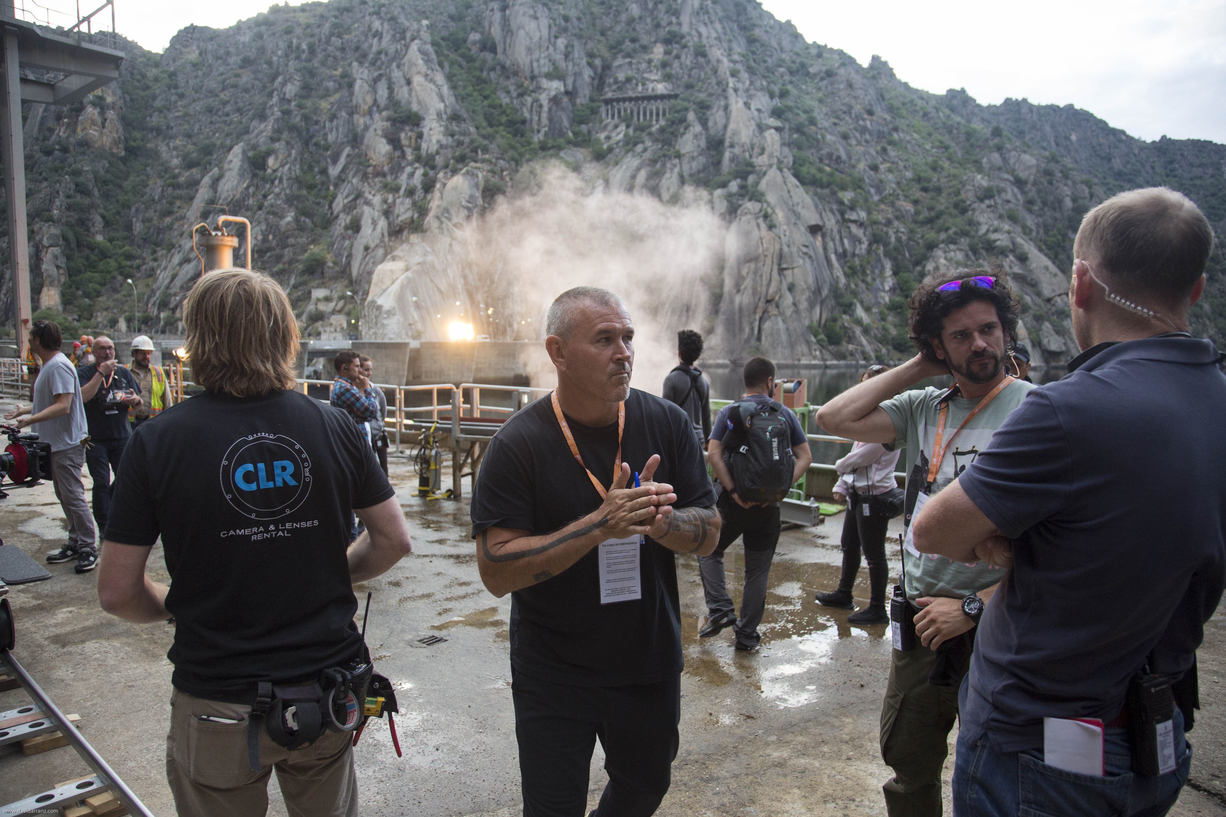  2019 11. El director, Tim Miller, durante el día de rodaje en la presa 