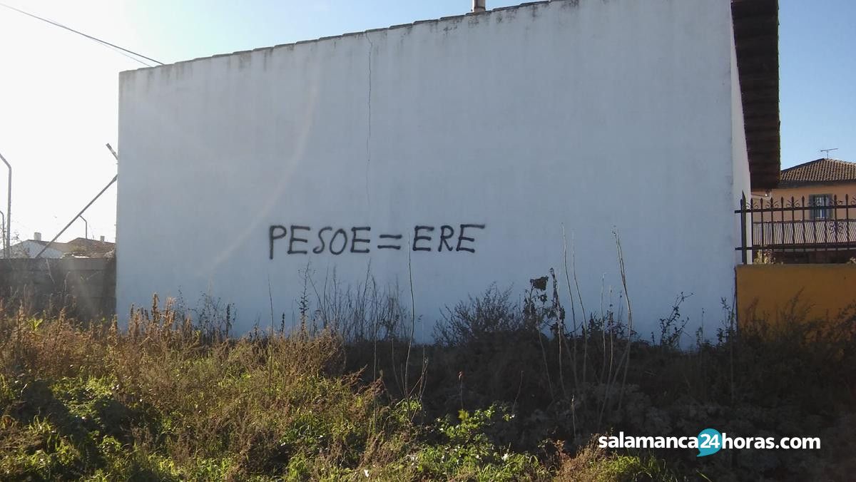  Pintadas contra el PSOE en San Pedro de Rozados (2) 