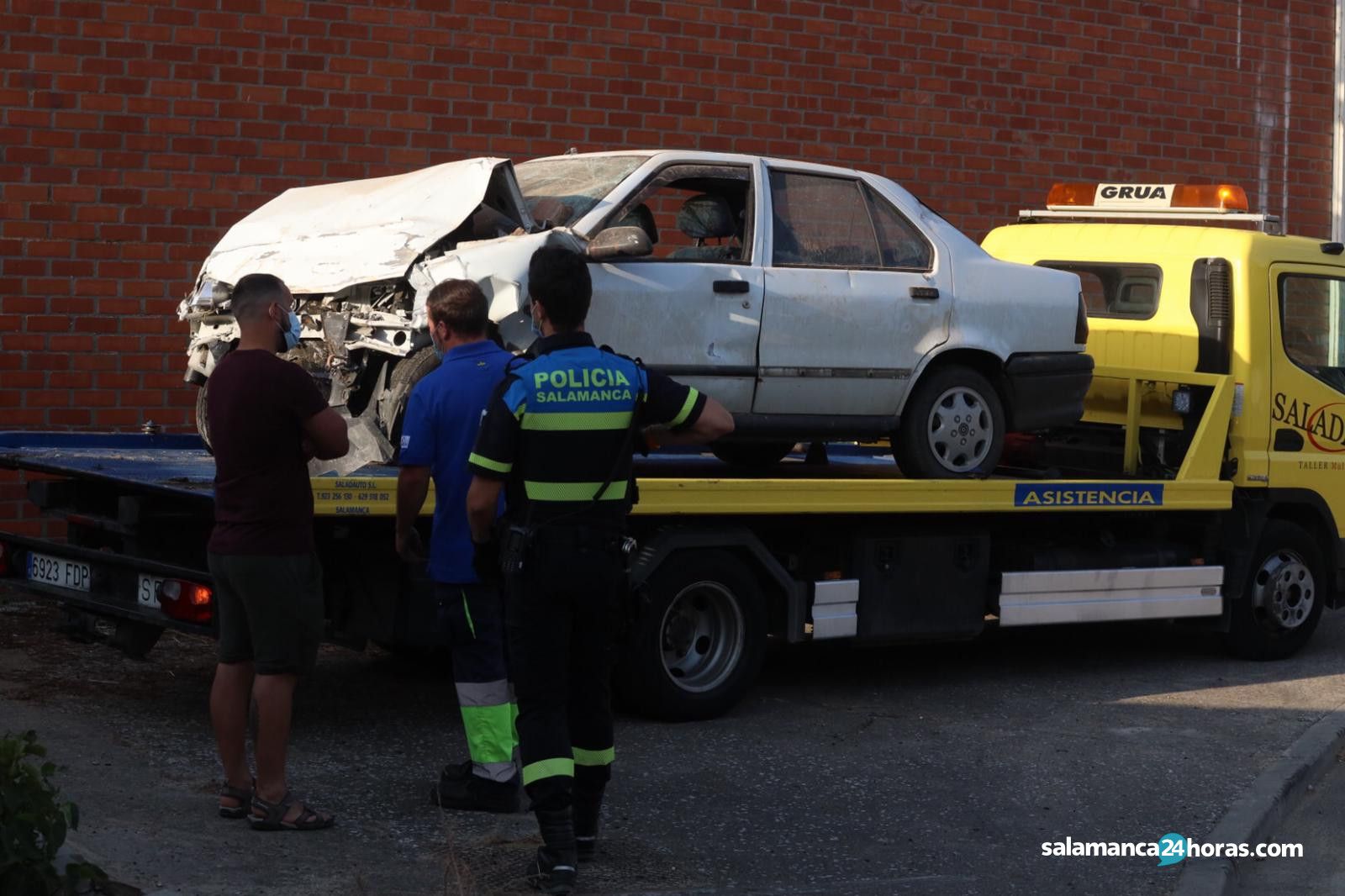Accidente rotonda Cabrerizos carretera Aldealengua 3 (2)