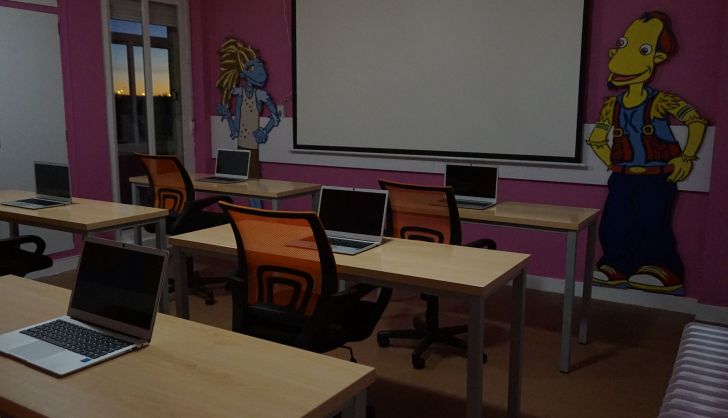 Sala de nuevas tecnologías en la sede de la CAI en Santa Marta