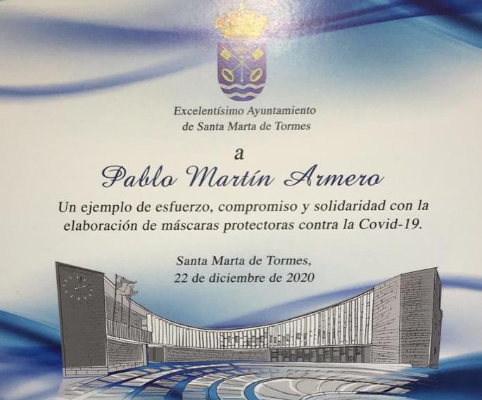 Diploma a Pablo Martín del Ayuntamiento de Santa Marta
