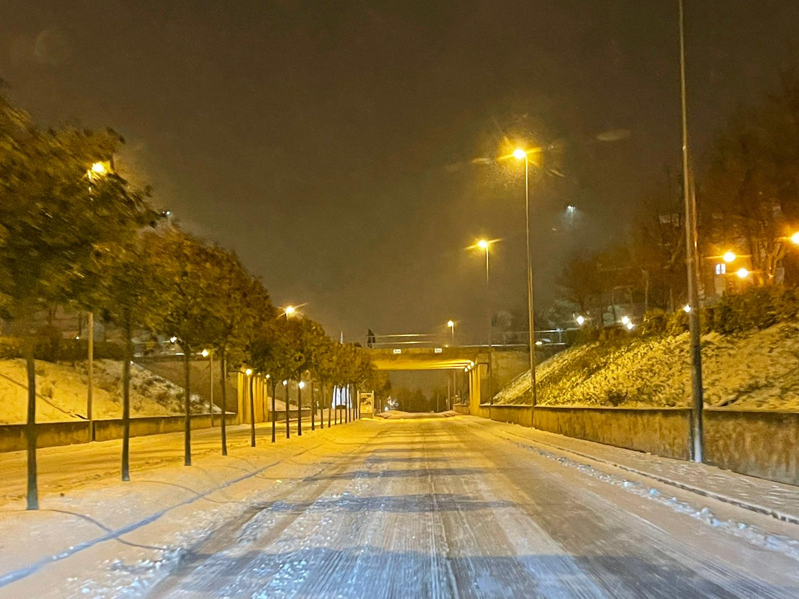 Nieve por las calles de Salamanca sábado noche (11)