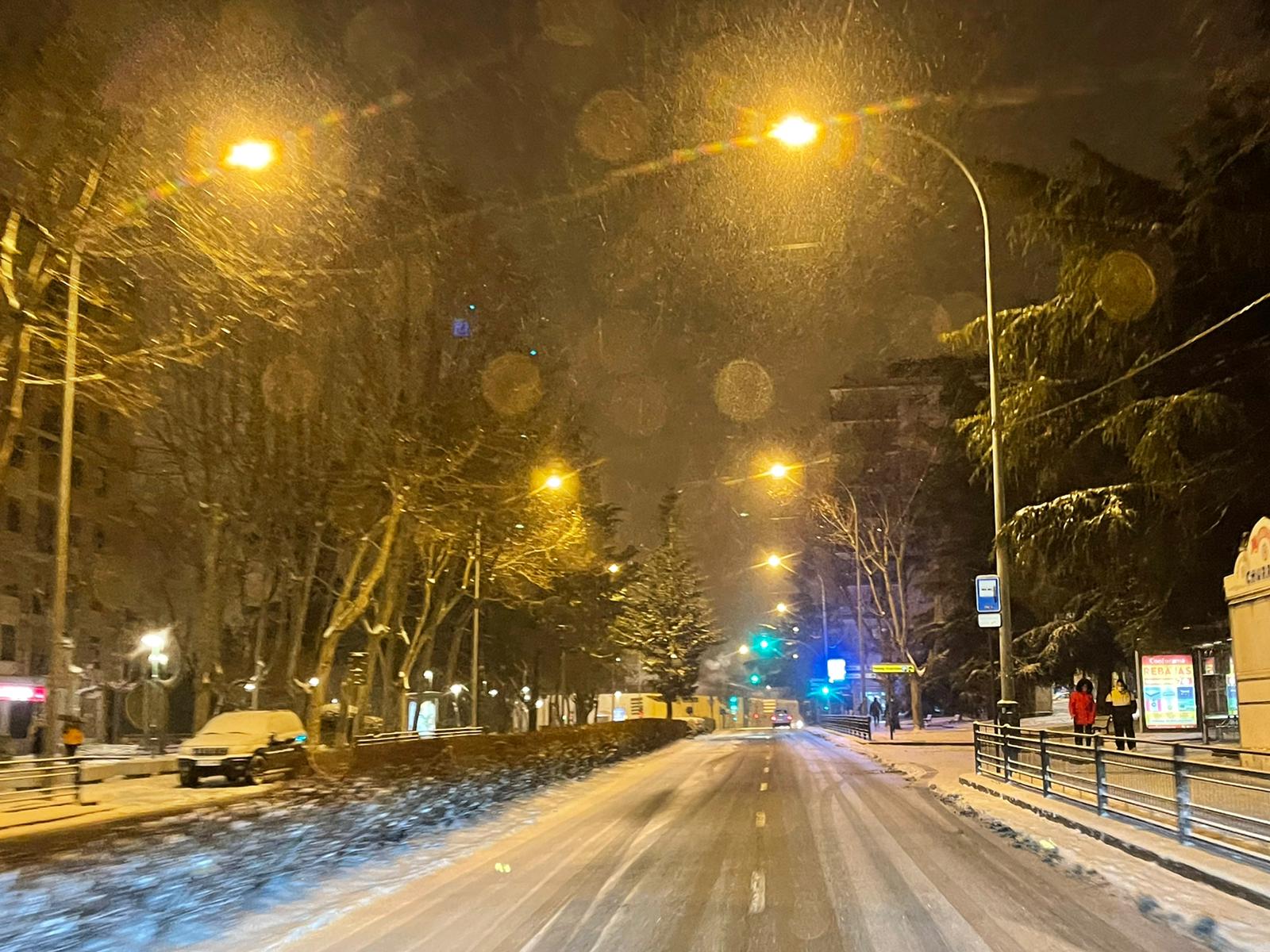 Nieve por las calles de Salamanca sábado noche (21)