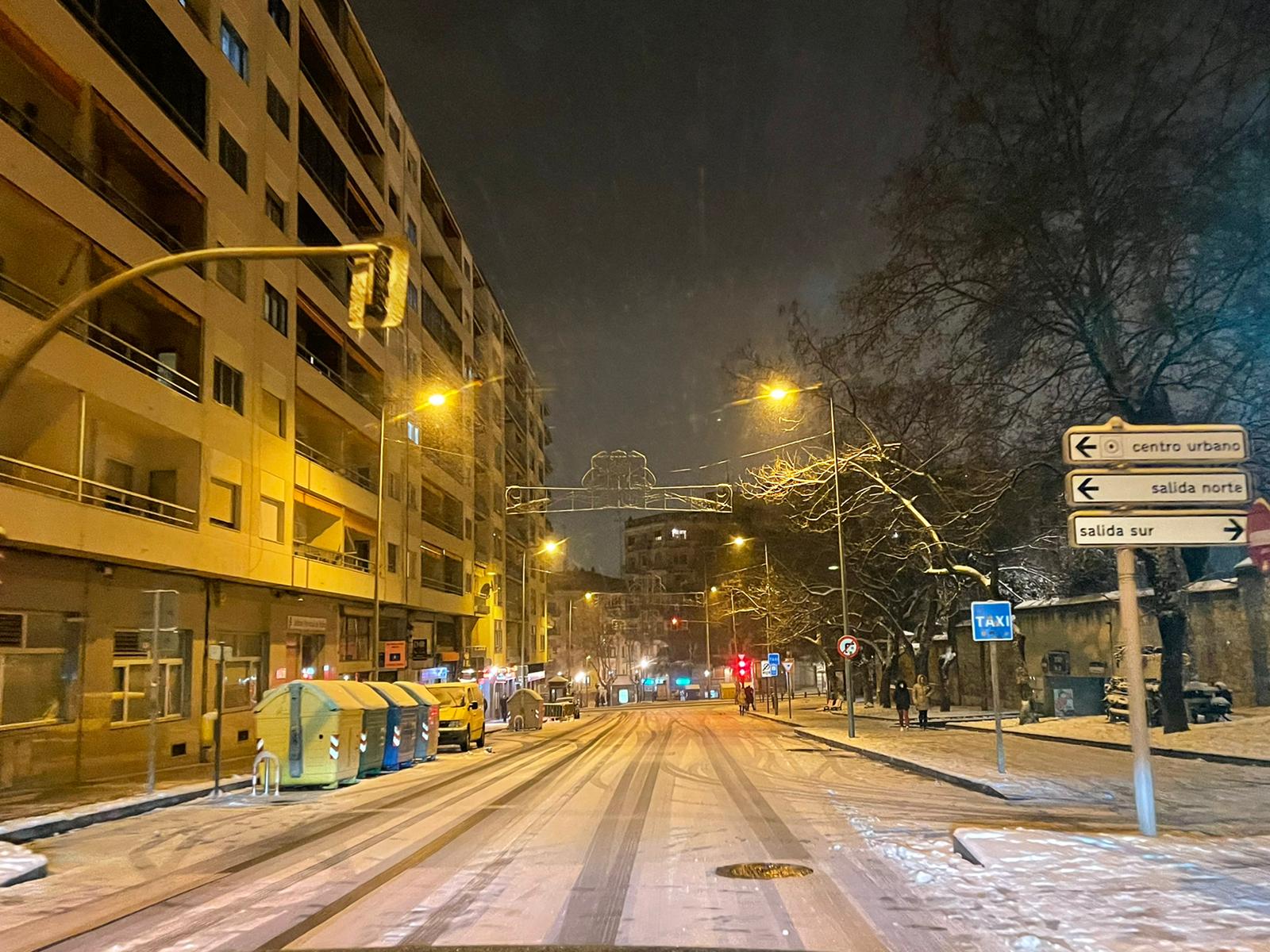 Nieve por las calles de Salamanca sábado noche (23)