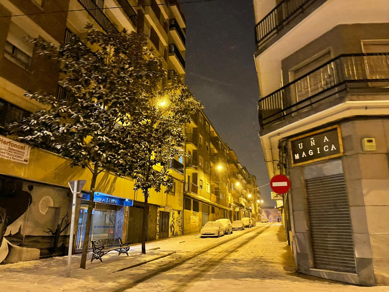 Nieve por las calles de Salamanca sábado noche (25)