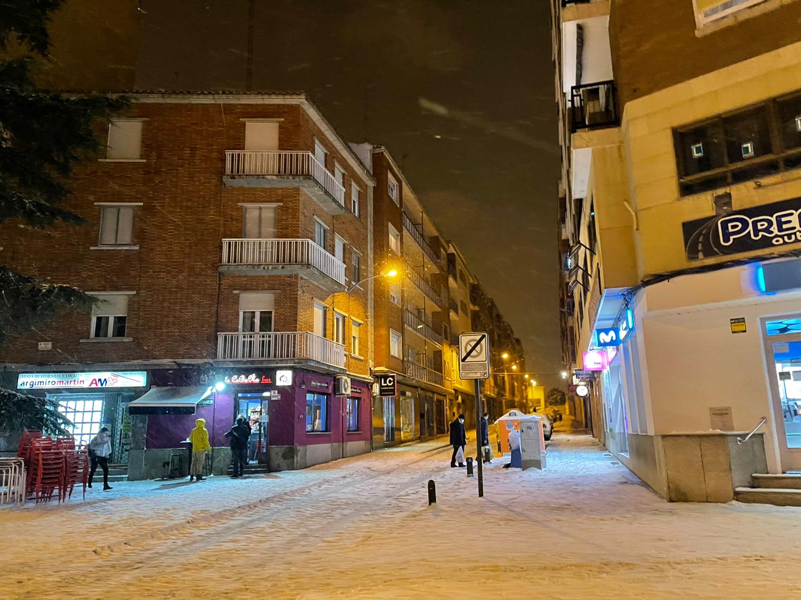 Nieve por las calles de Salamanca sábado noche (28)