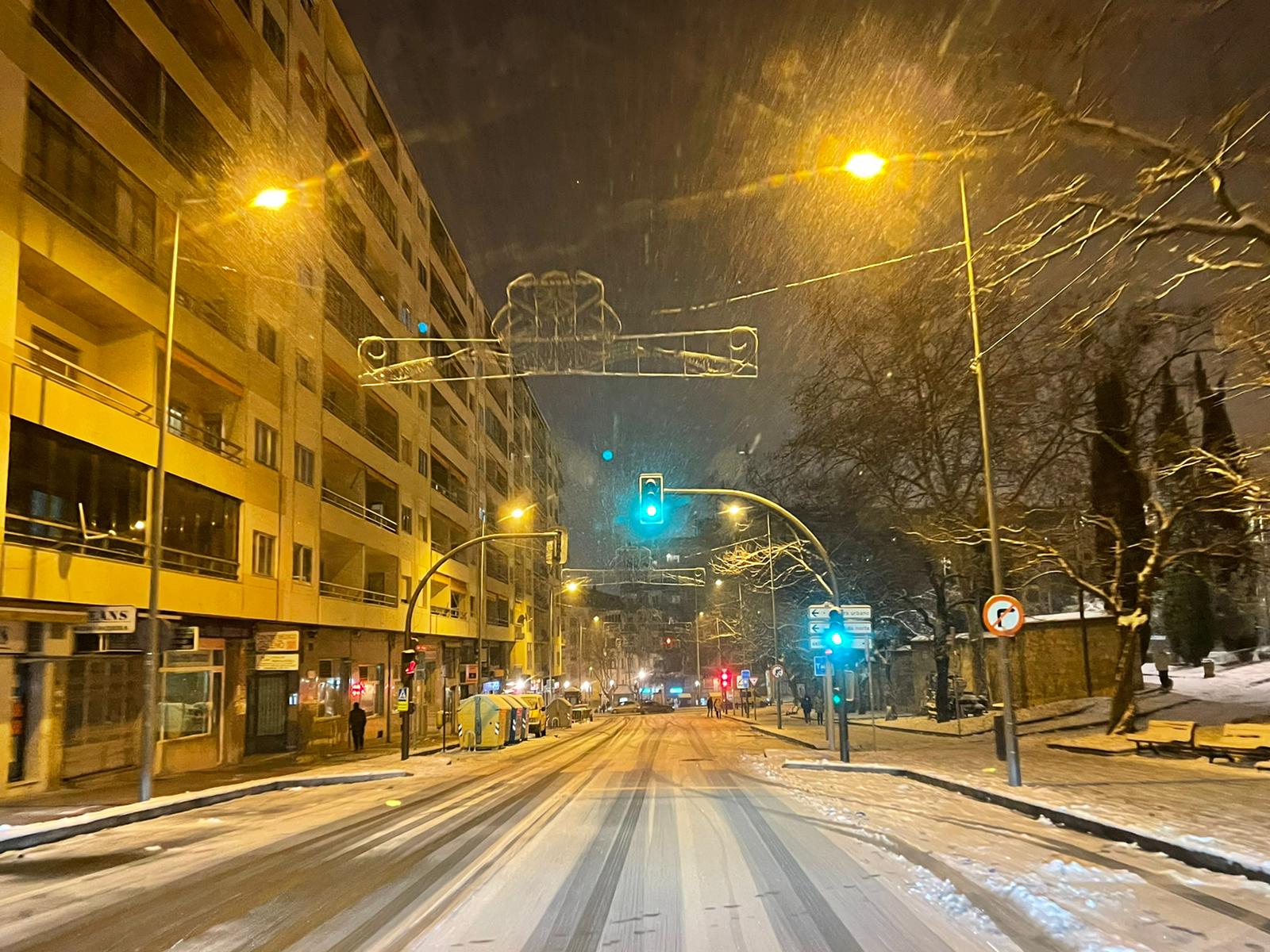 Nieve por las calles de Salamanca sábado noche (29)