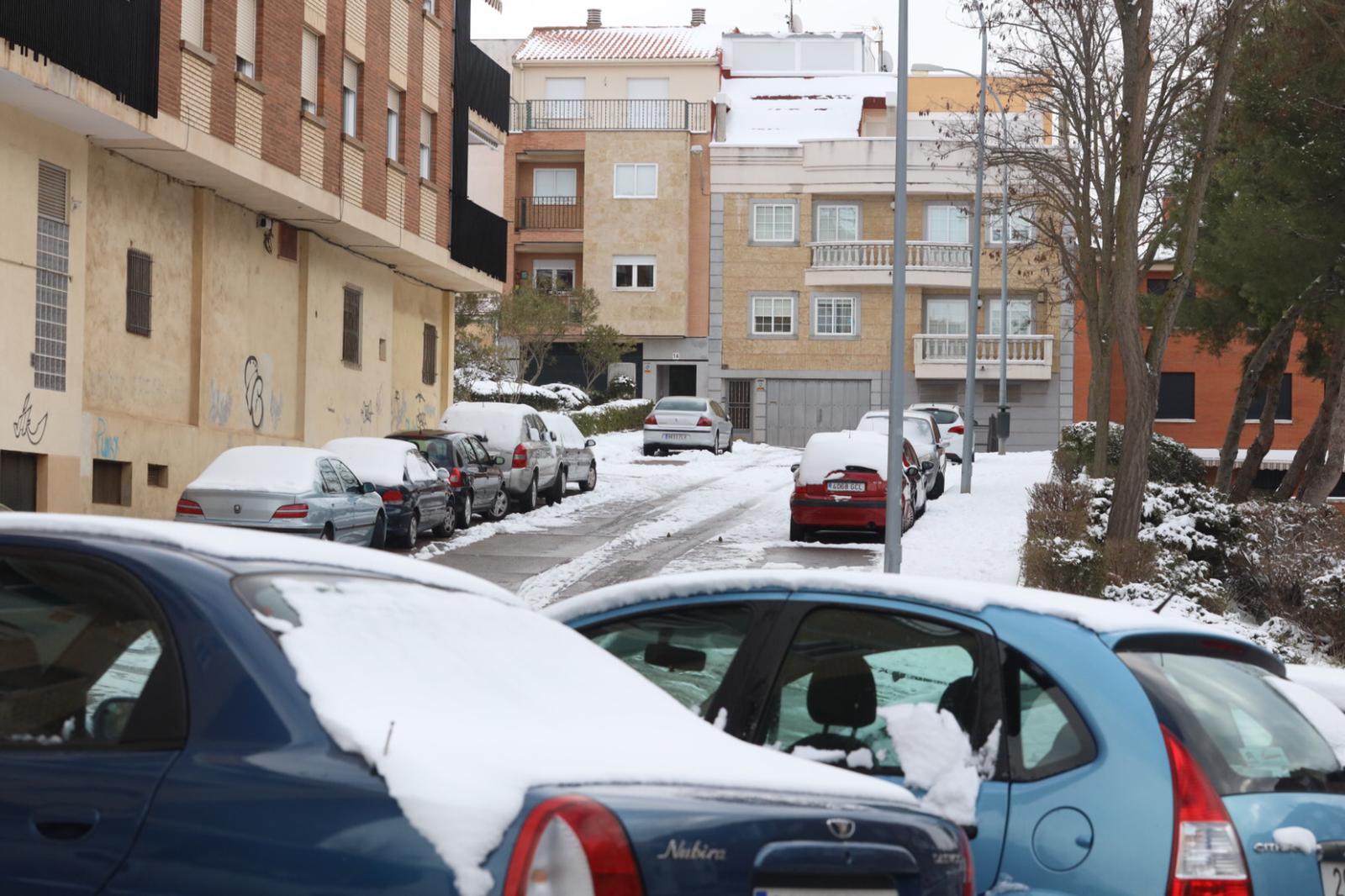 Hielo y nive en Salamanca  calles de Pizarrales (2)