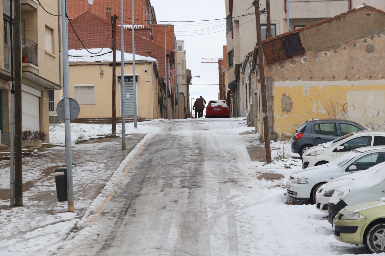 Hielo y nive en Salamanca  calles de Pizarrales (6)