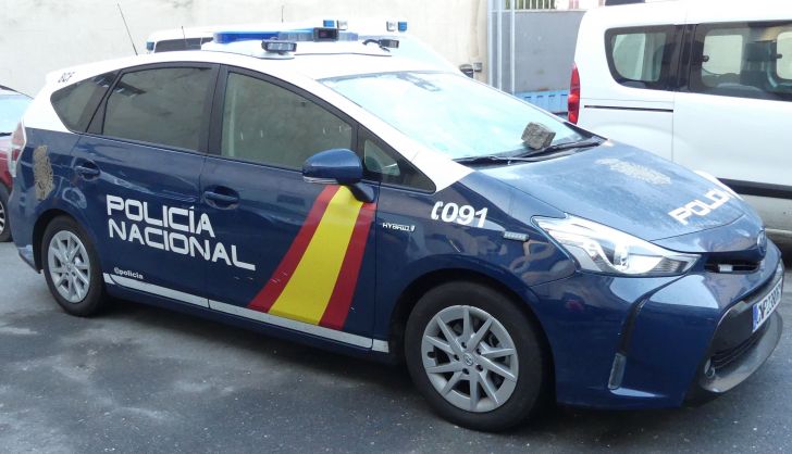 Detenido por golpear con un adoquín un vehículo de la Policía Nacional en Salamanca (1)
