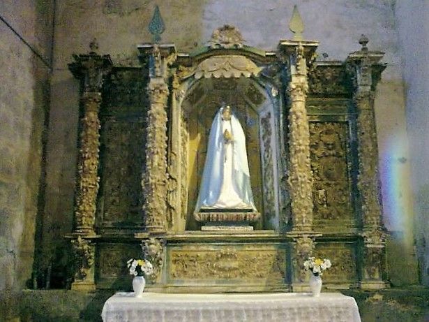 Retablo de la Virgen del Árbol, en Guadramiro