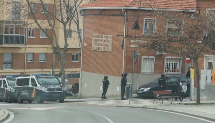 Policía Nacional en la calle Sierra de Béjar Image 2021 02 02 at 15.18.54