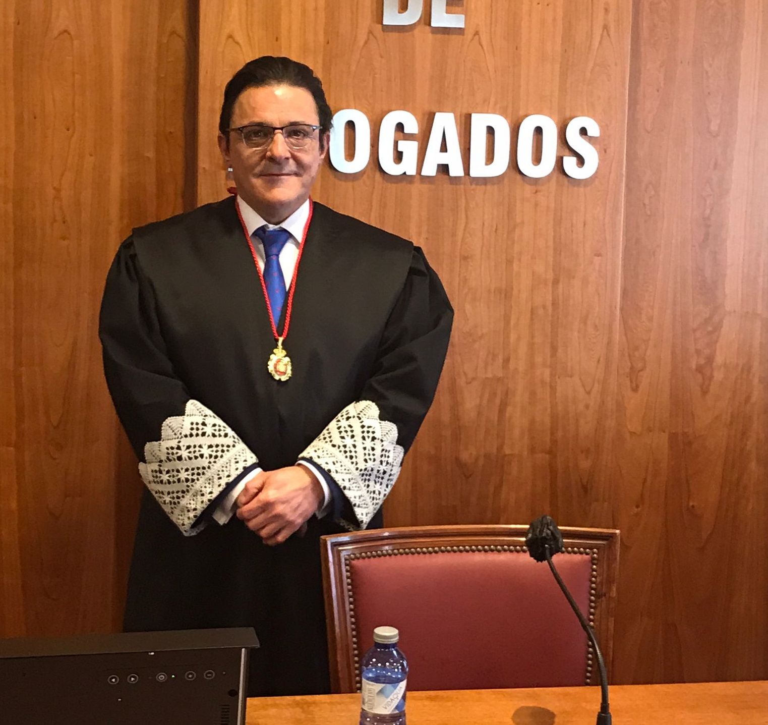 El nuevo decano del colegio de Abogados, José Javier Román Capillas