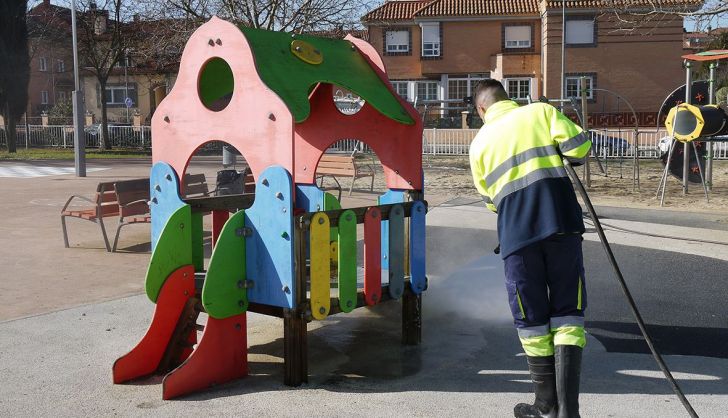 Apertura de parques infantiles en Carbajosa 